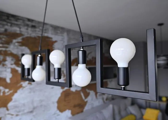 Sunny Downtown Apartment *