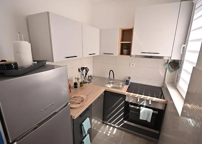 Sunny Downtown Apartment Skopje